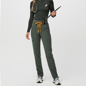 Women’s FIGS high waisted Yola scrub pants in color Moss, size XXS